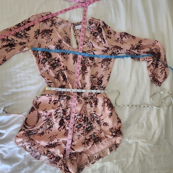Abercrombie & Fitch Pink Floral Long-Sleeve Romper size Small - Picture 3 of 5